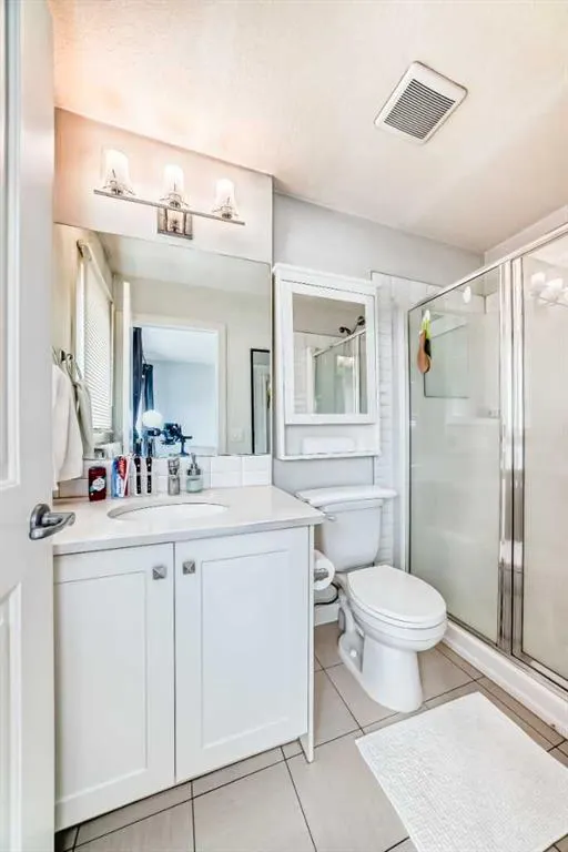 15 Evanscrest Park NW, #208