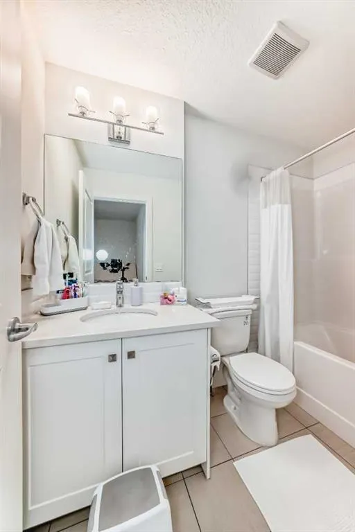 15 Evanscrest Park NW, #208