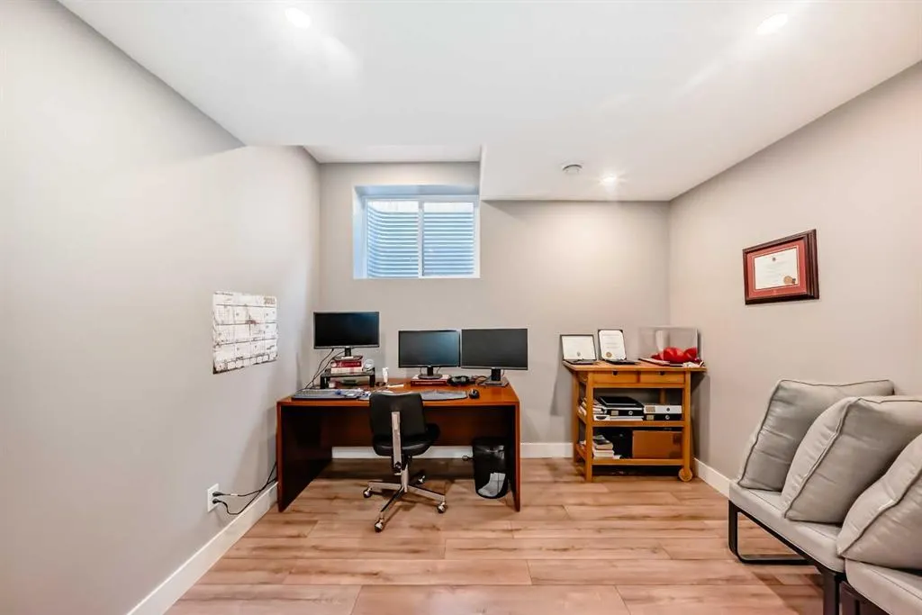 413 25 Avenue NE, #2