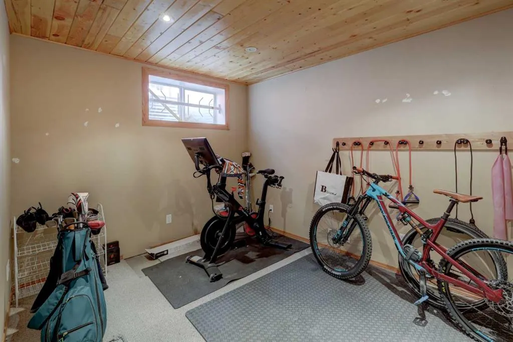 67 Tarington Road NE