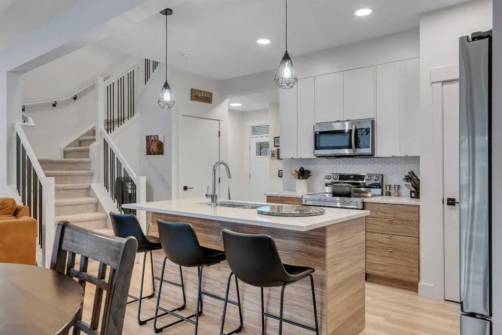 941 Cobblemore Common SW