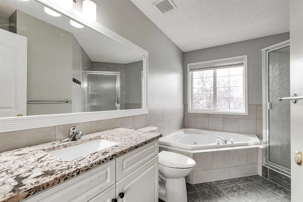 29 Douglas Woods Gardens SE