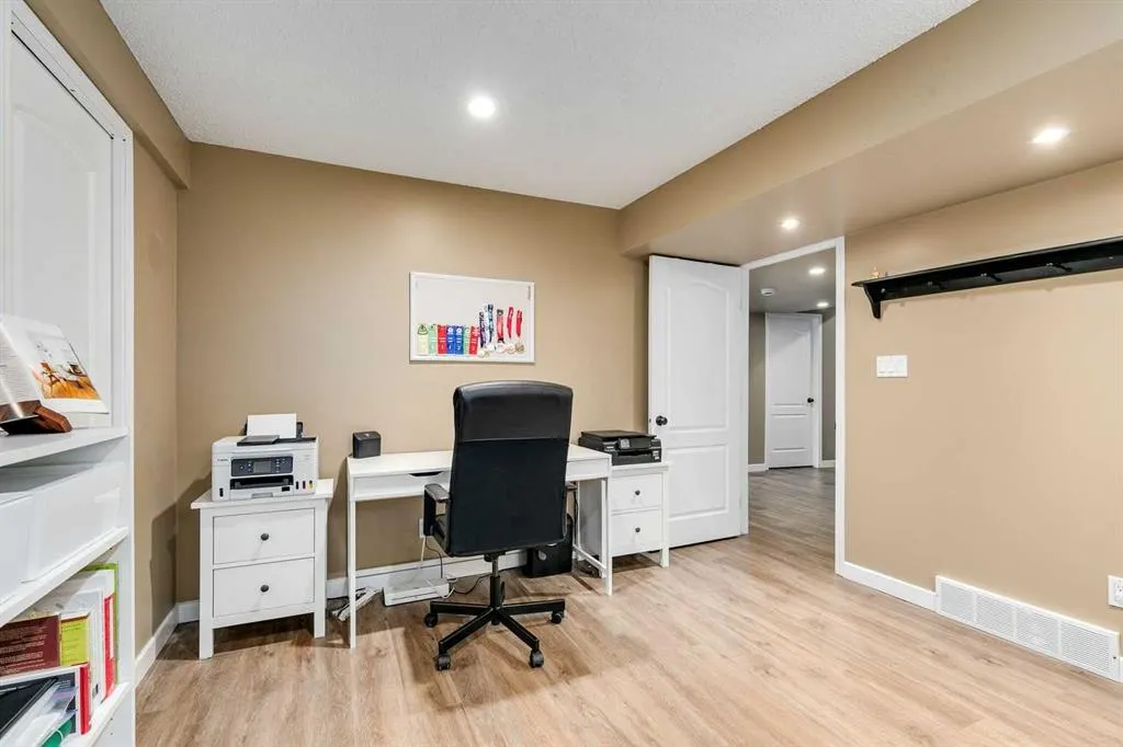 29 Douglas Woods Gardens SE