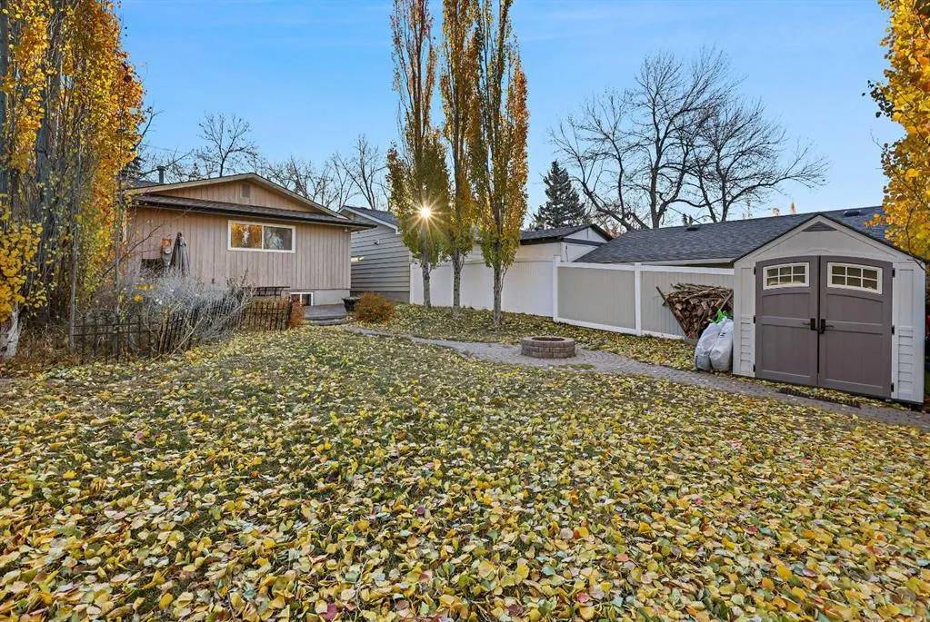 875 Midridge Drive SE