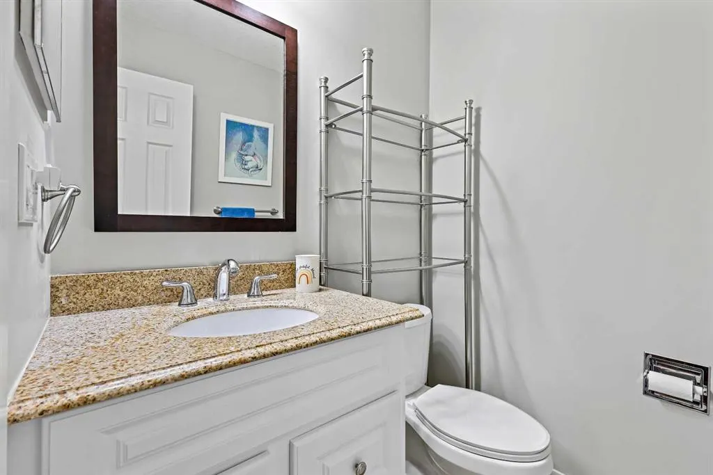 875 Midridge Drive SE