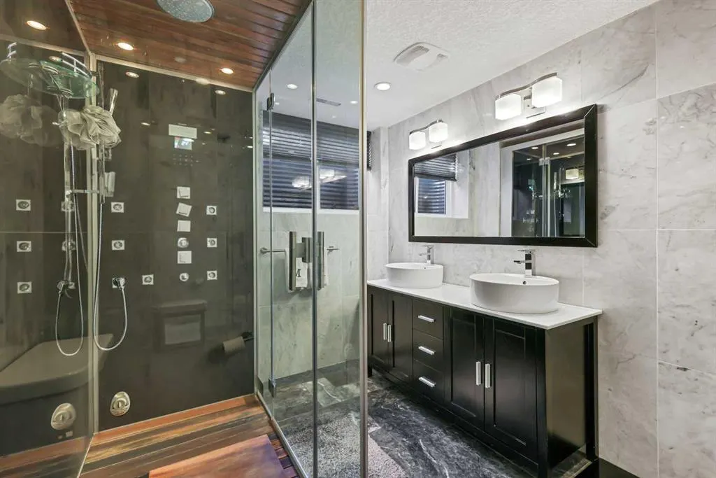 875 Midridge Drive SE