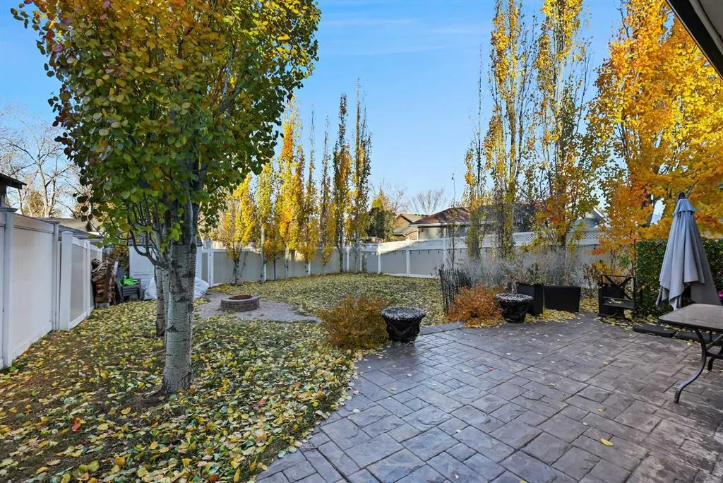 875 Midridge Drive SE