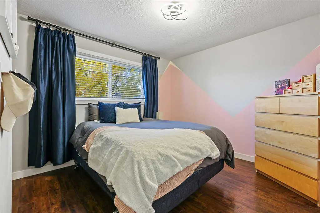 875 Midridge Drive SE