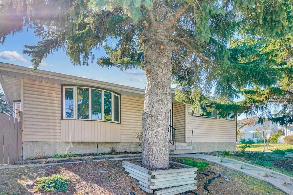 272 Sackville Drive SW