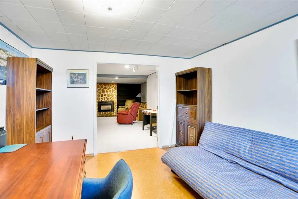 272 Sackville Drive SW