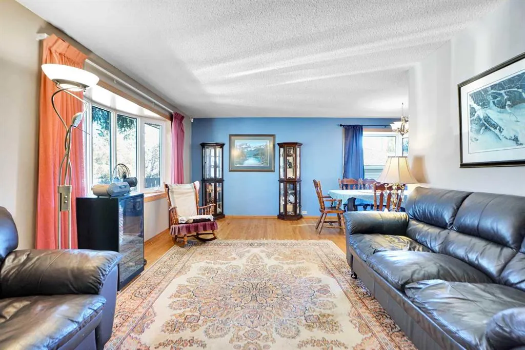 272 Sackville Drive SW