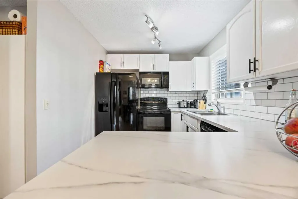 502 Signal Hill Green SW