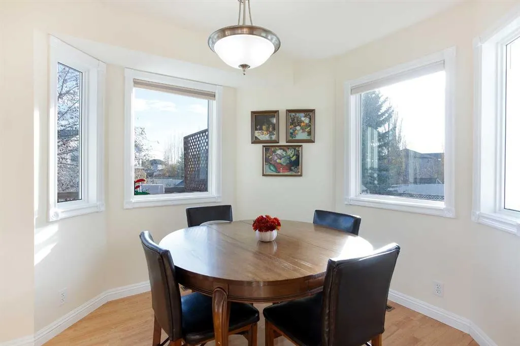 214 Canals Boulevard SW