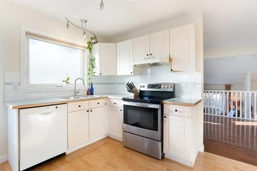 214 Canals Boulevard SW