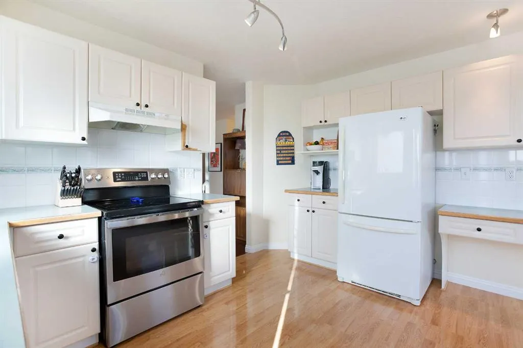 214 Canals Boulevard SW