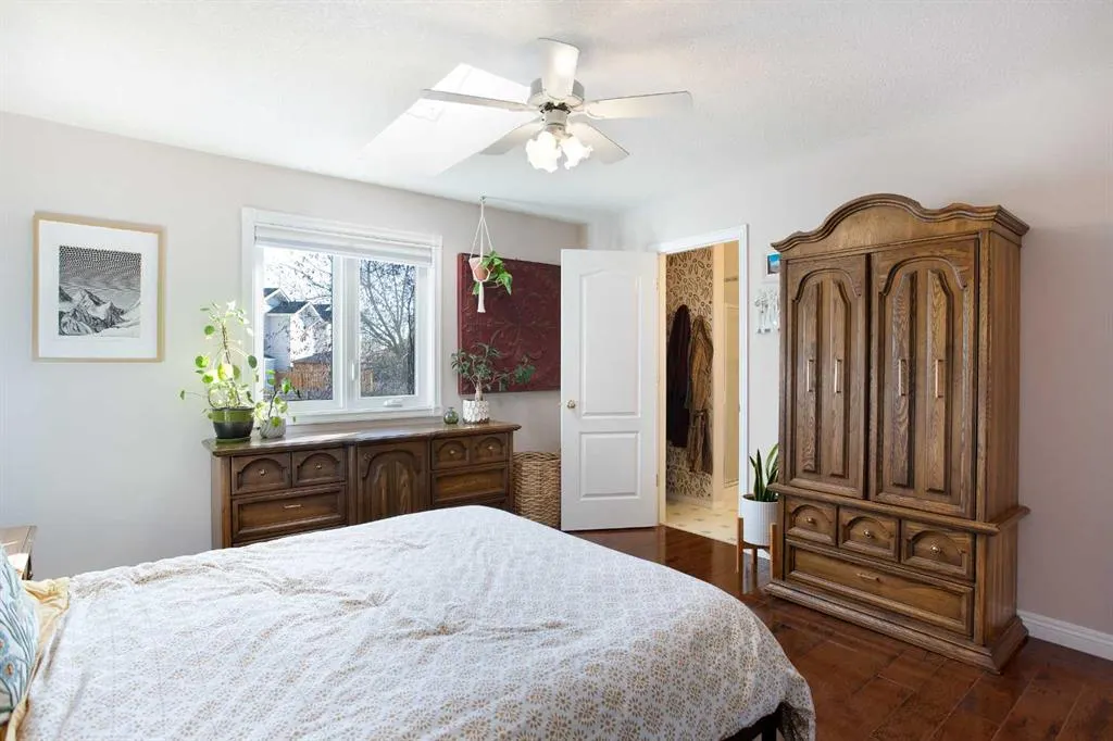 214 Canals Boulevard SW