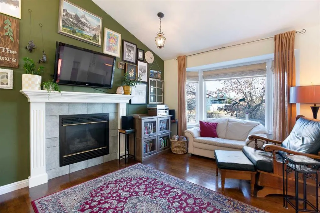 214 Canals Boulevard SW