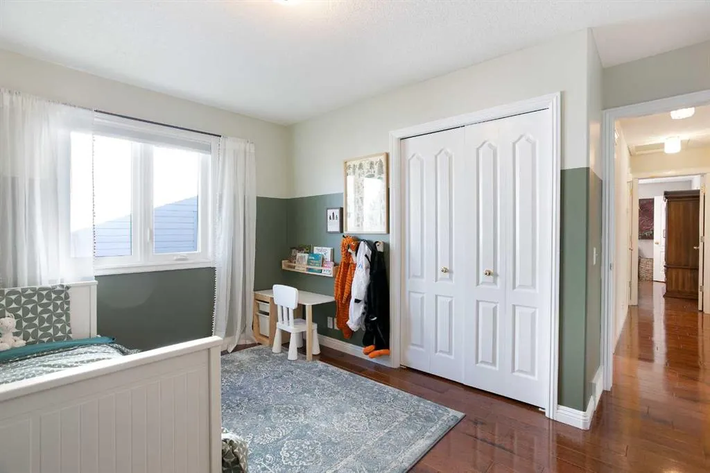 214 Canals Boulevard SW