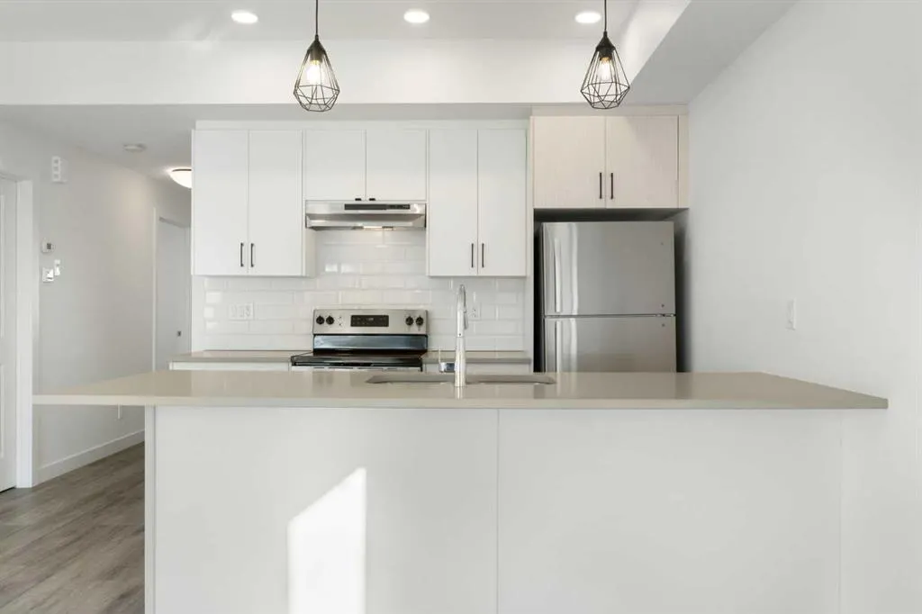 24 Rivercrest Drive, #605