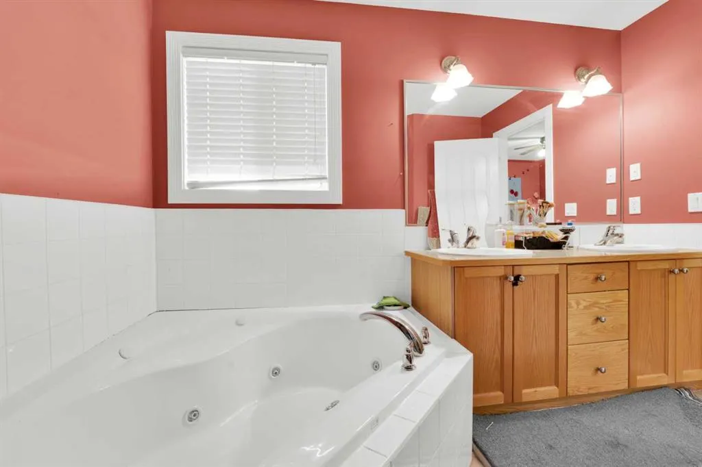 185 Tarawood Place NE