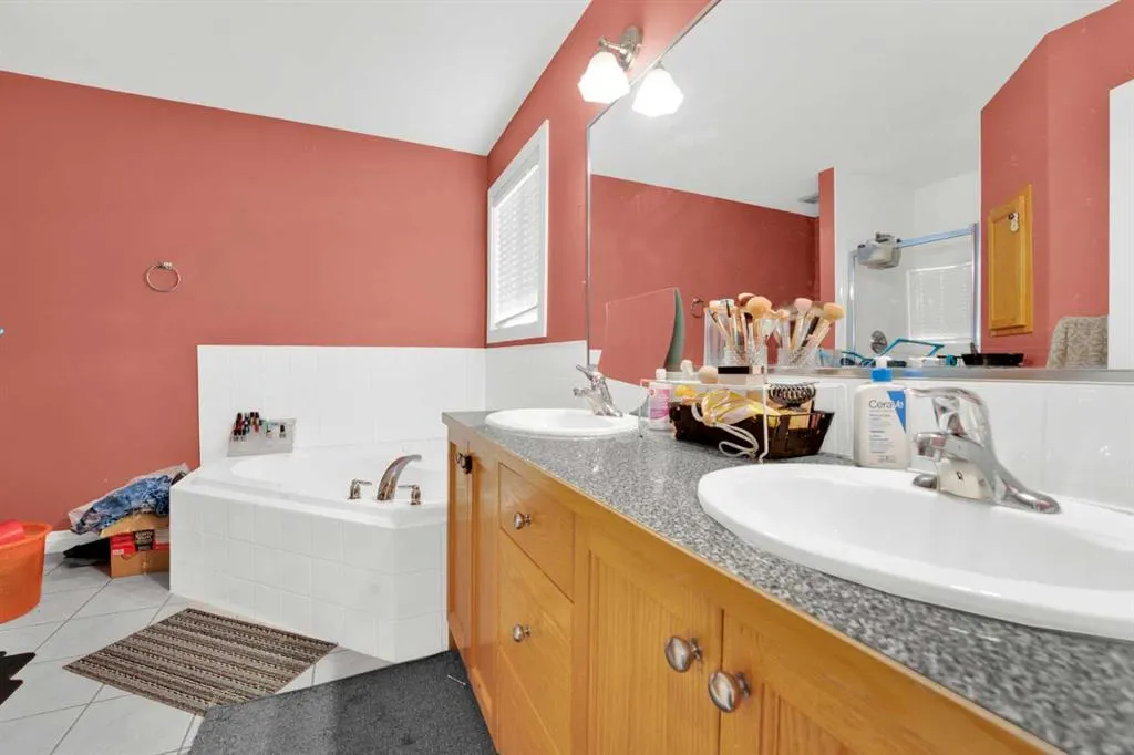 185 Tarawood Place NE