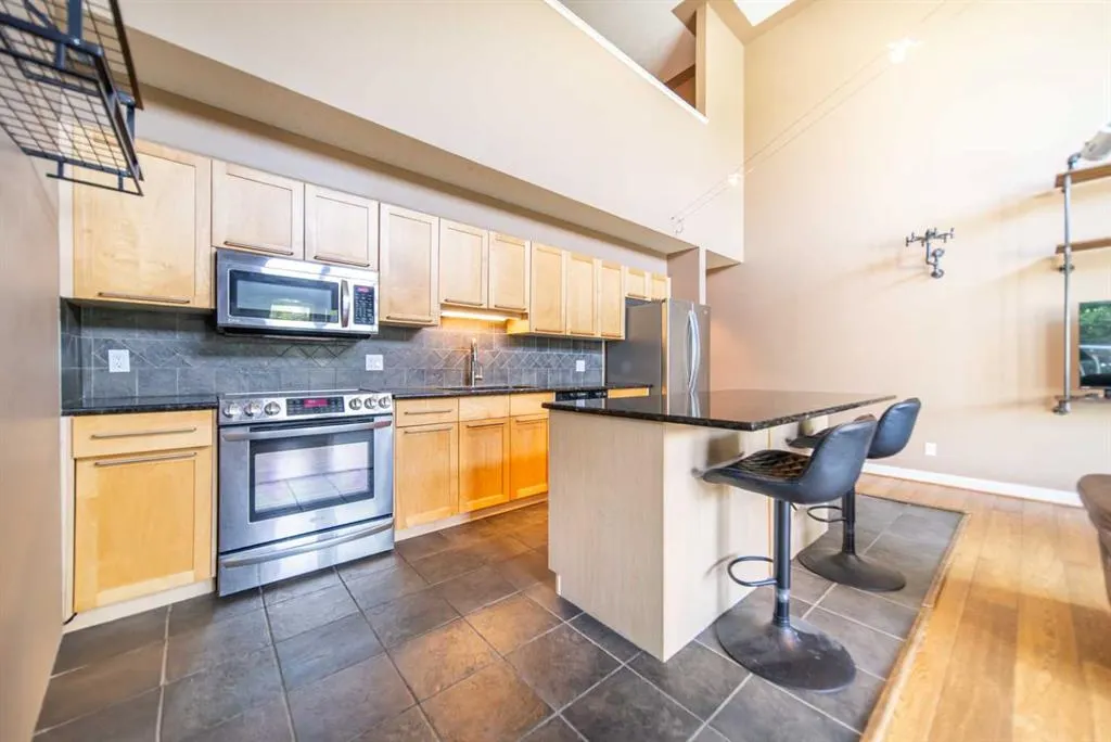 1505 27 Avenue SW, #102