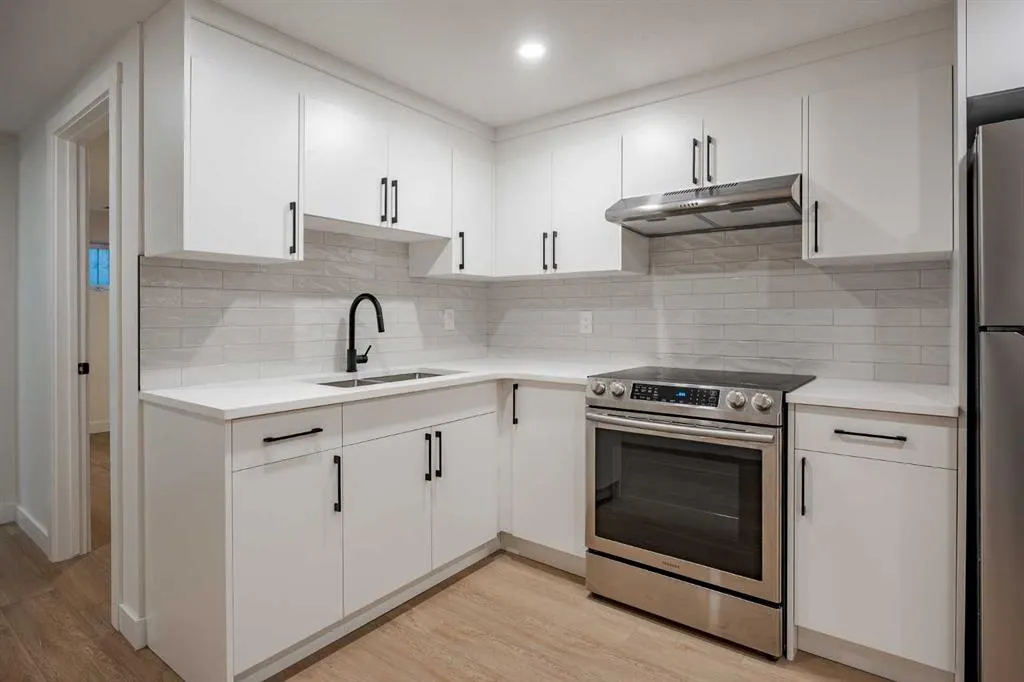 1024 Hunterston Place NW