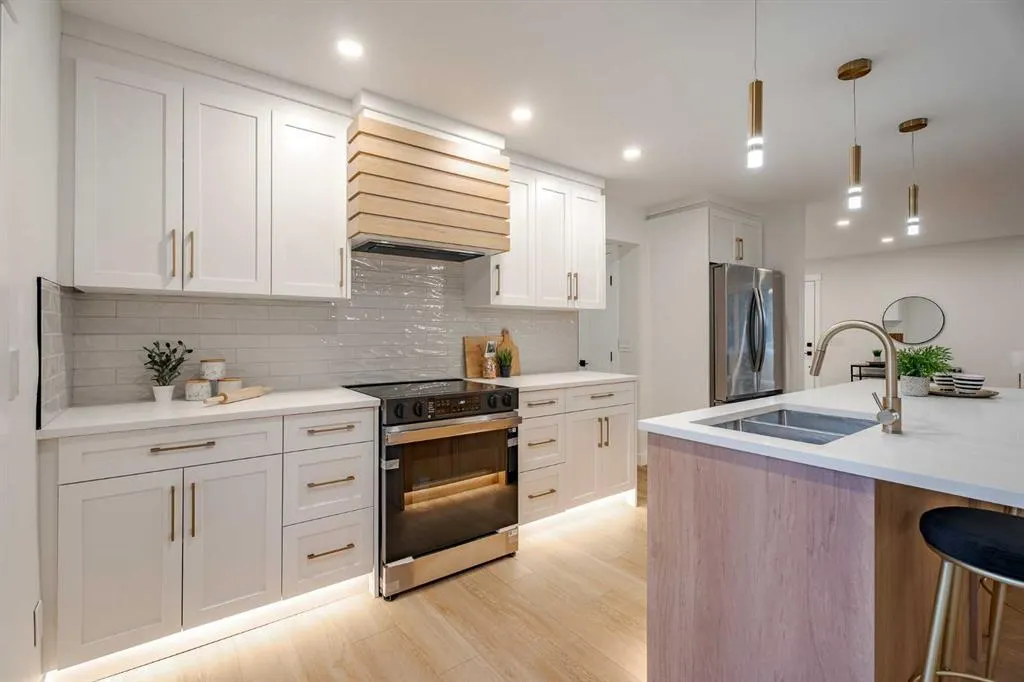 1024 Hunterston Place NW