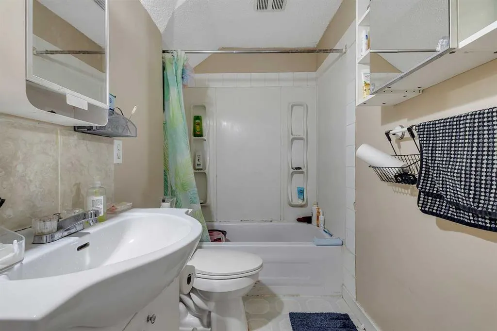 53 Martha's Haven Green NE