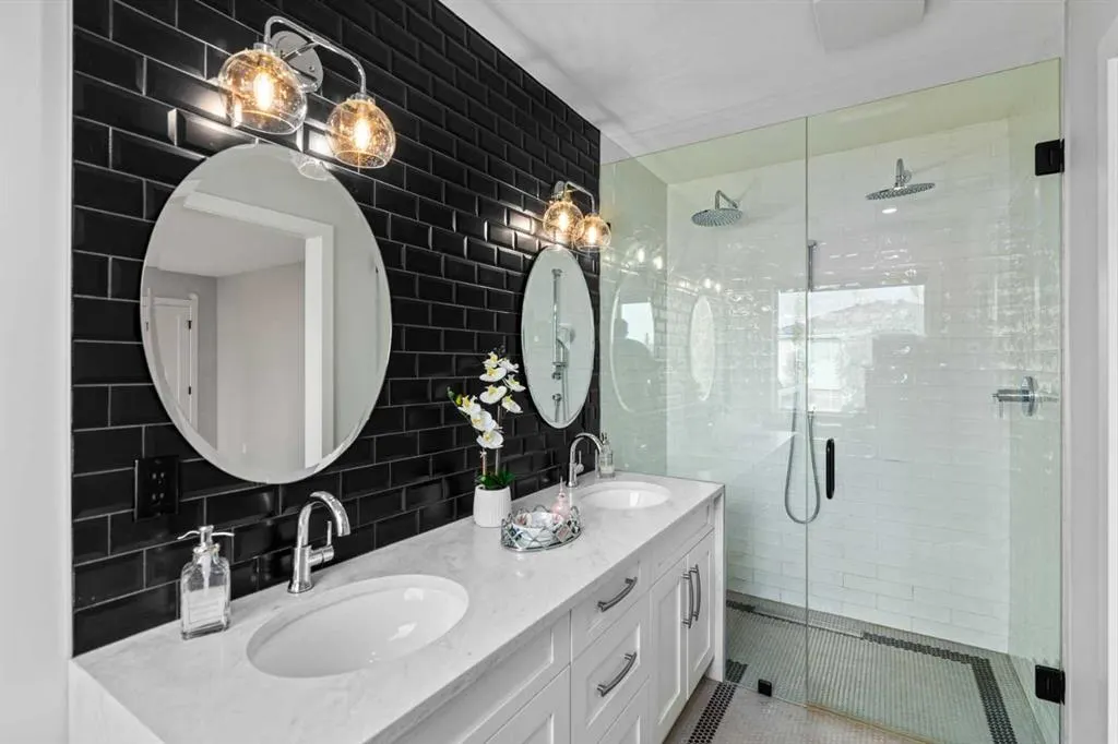 12 Mckenzie Lake Crescent SE