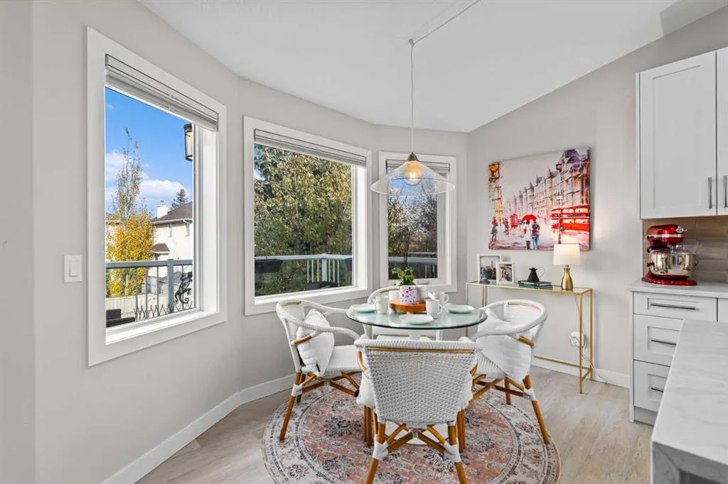 12 Mckenzie Lake Crescent SE