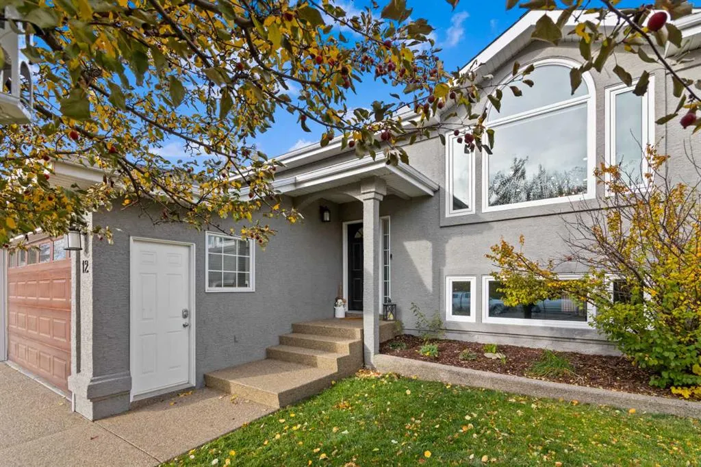 12 Mckenzie Lake Crescent SE