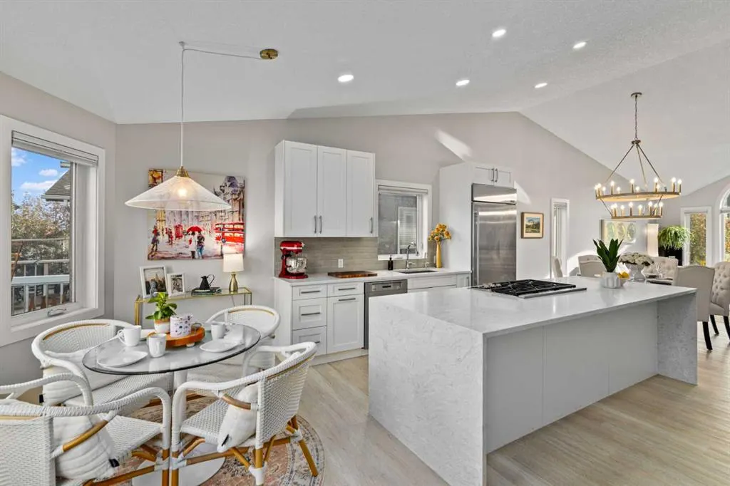 12 Mckenzie Lake Crescent SE