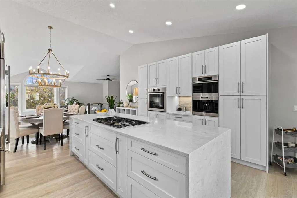 12 Mckenzie Lake Crescent SE