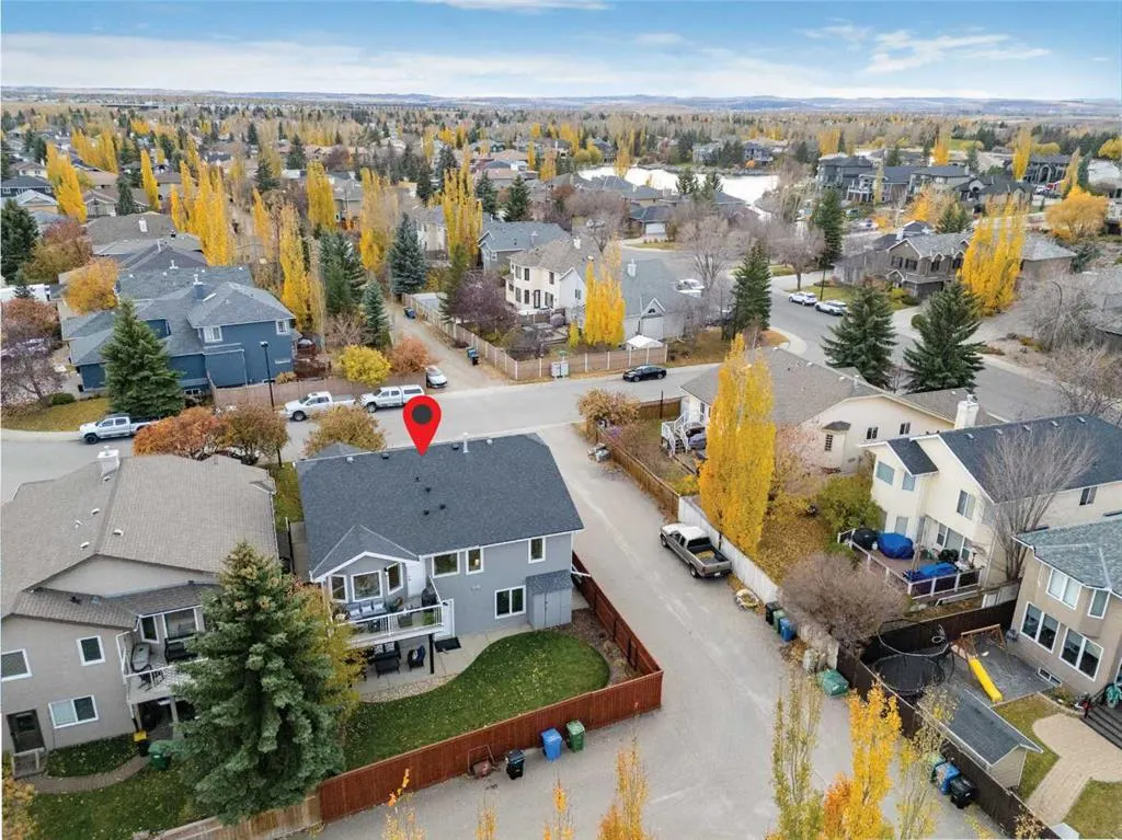 12 Mckenzie Lake Crescent SE