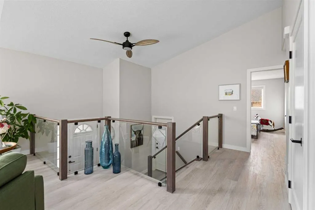 12 Mckenzie Lake Crescent SE