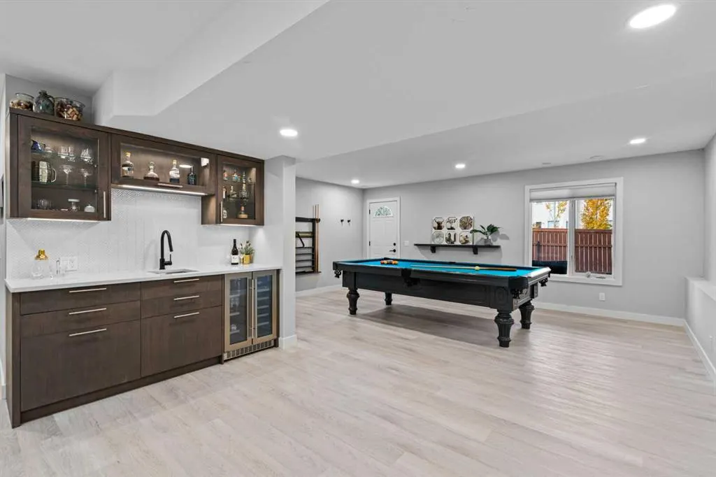 12 Mckenzie Lake Crescent SE