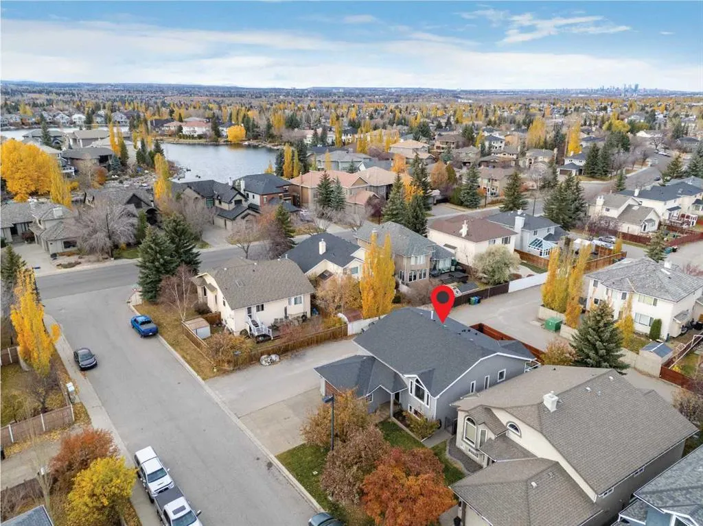 12 Mckenzie Lake Crescent SE