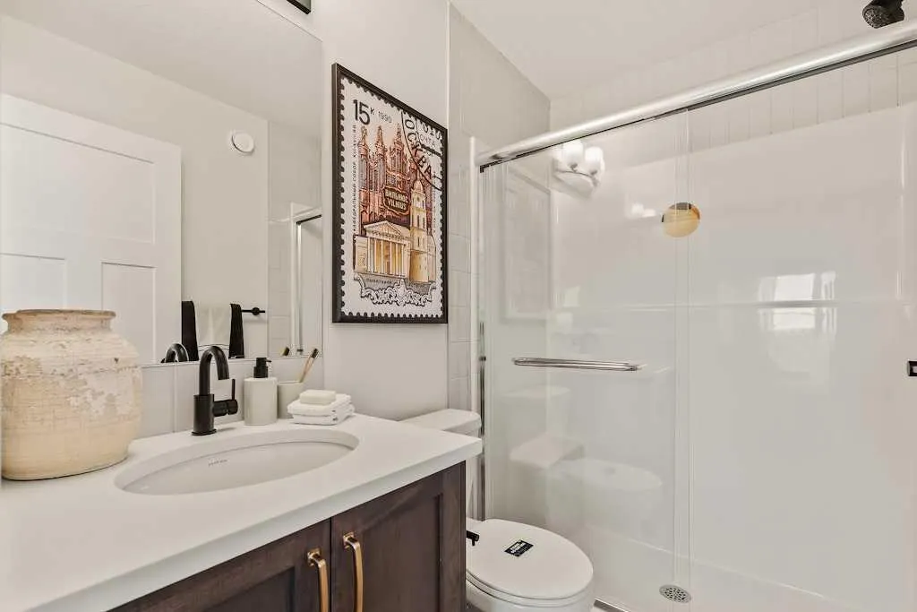 15030 Centre Street NE