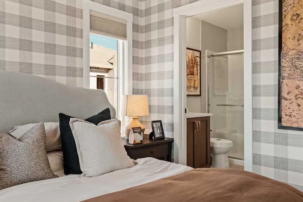 15030 Centre Street NE