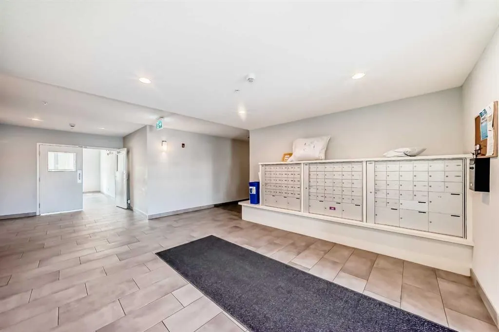 40 Walgrove Walk SE, #207