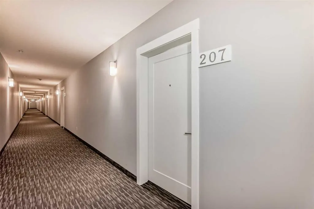 40 Walgrove Walk SE, #207