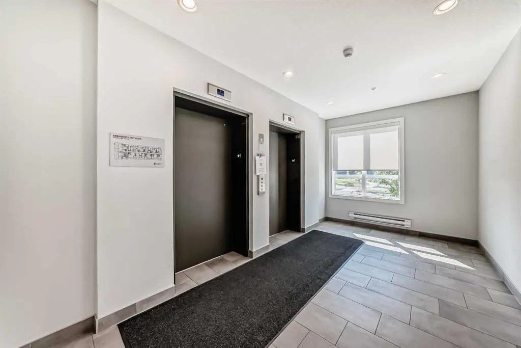 40 Walgrove Walk SE, #207