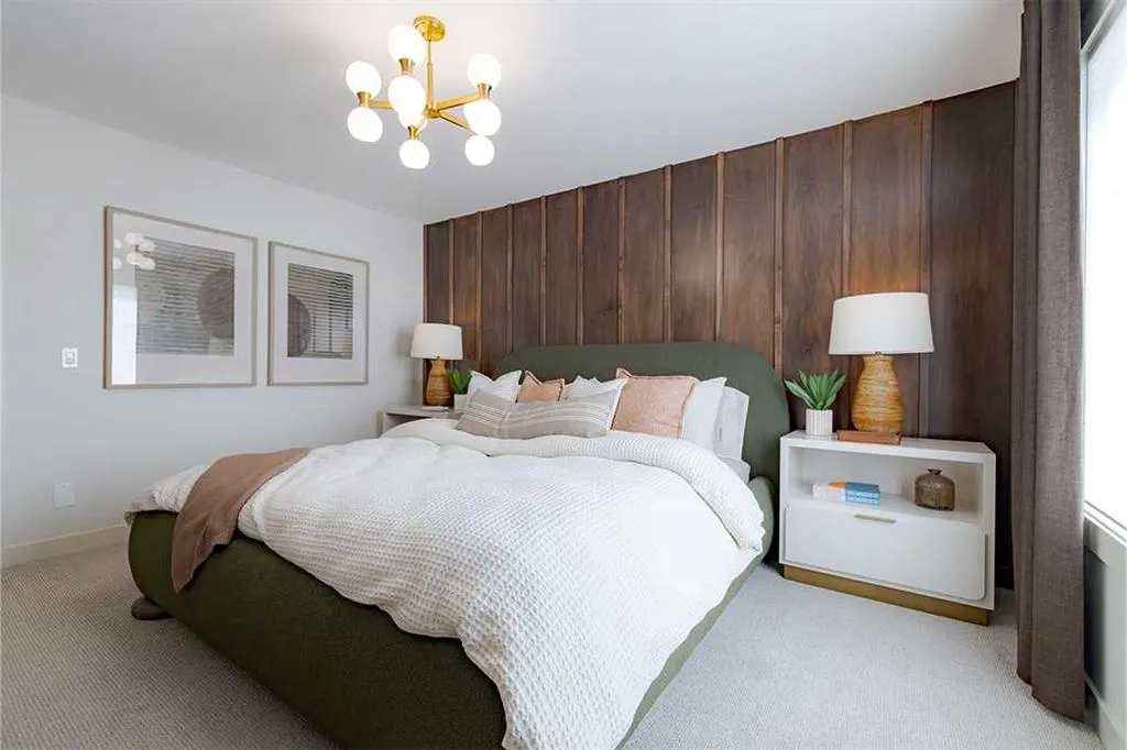 257 Amblestone Crescent NW