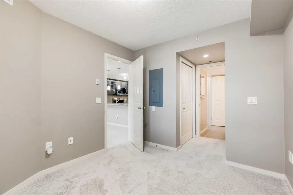 4 Kingsland Close SE, #1305