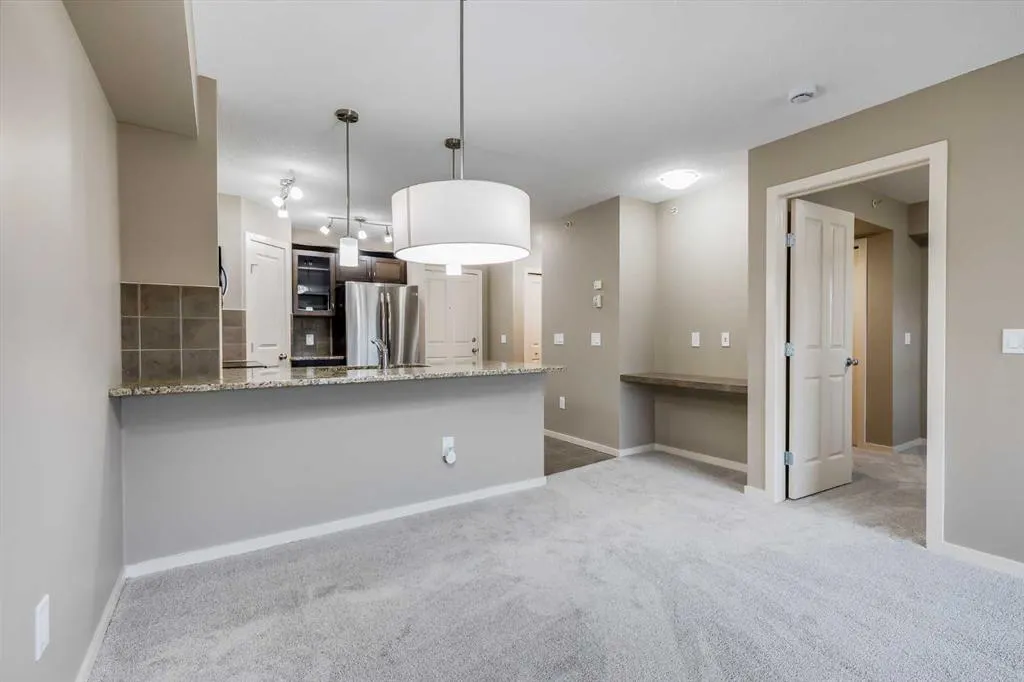 4 Kingsland Close SE, #1305