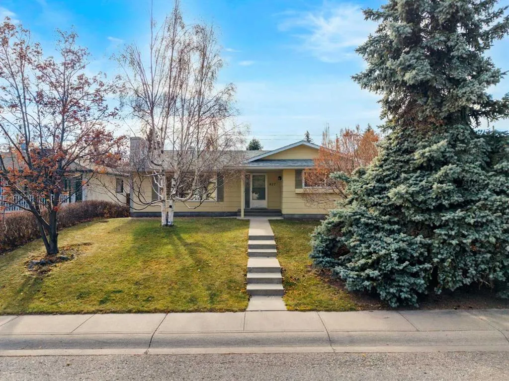 827 Lake Emerald Place SE