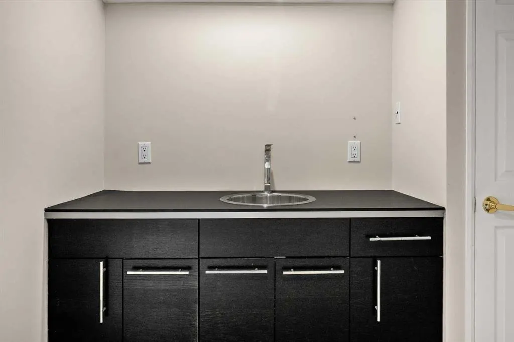 827 Lake Emerald Place SE