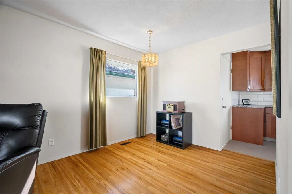 827 Lake Emerald Place SE