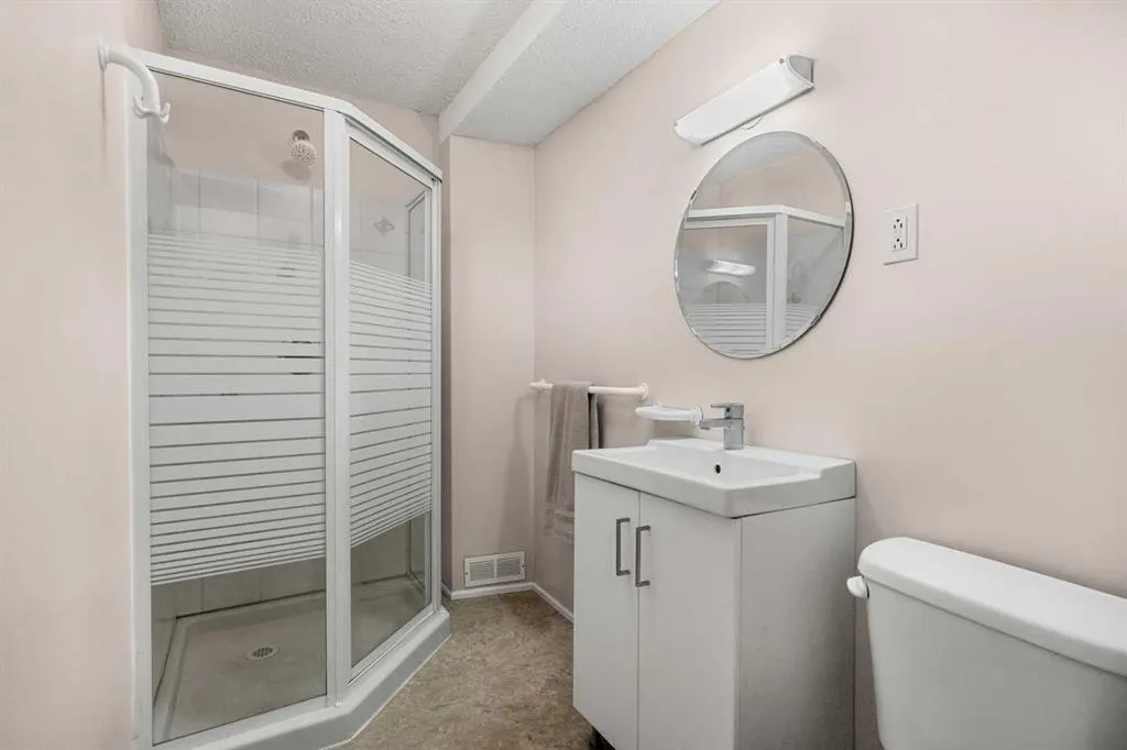 827 Lake Emerald Place SE